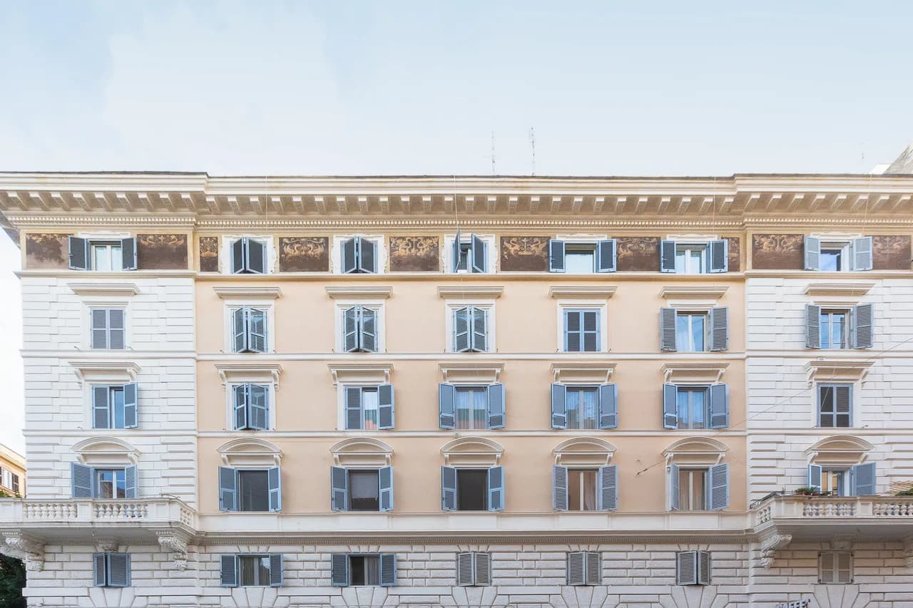 Elegant Rome Retreat, Moments from Colosseum photo 3