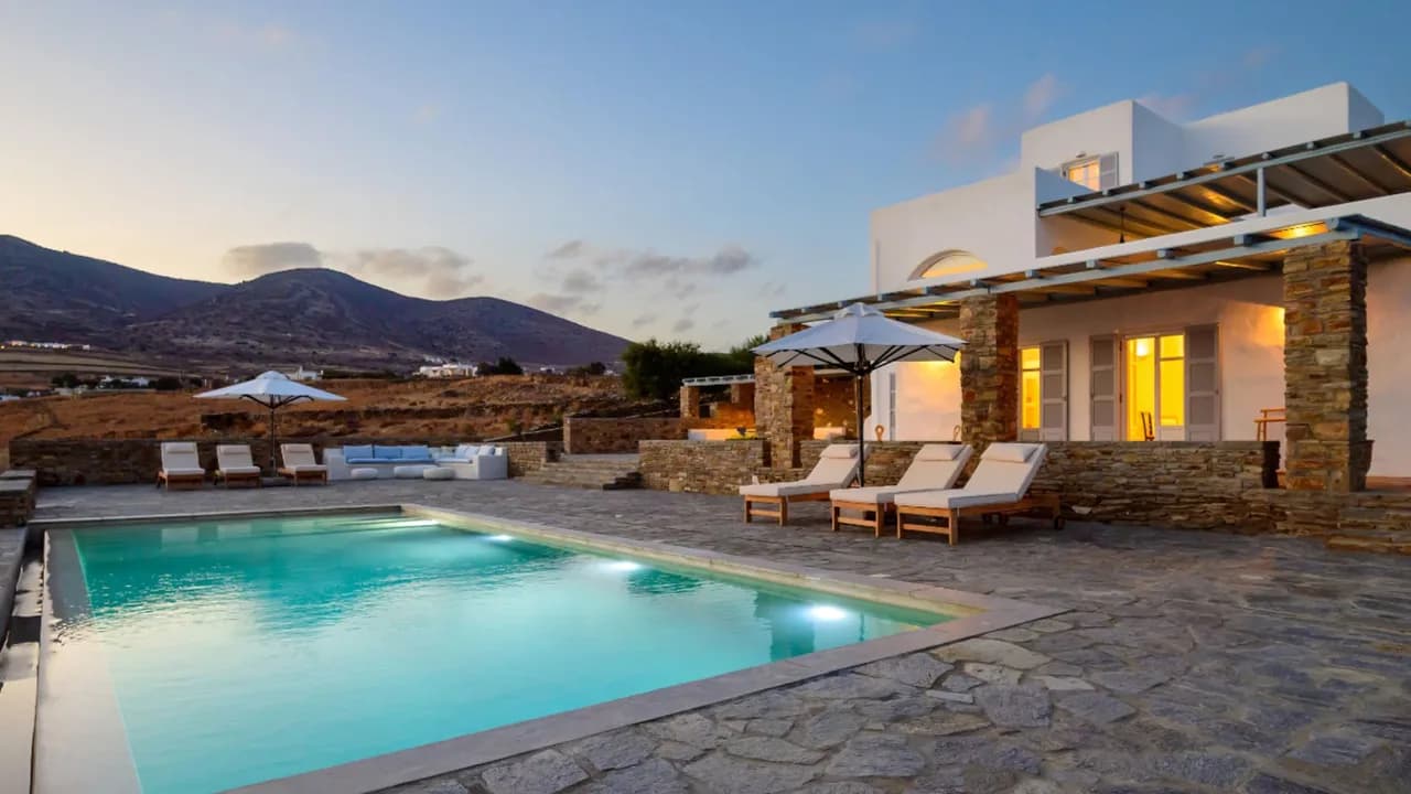 Retiro con Piscina Infinita en Paros con Vistas, foto 5