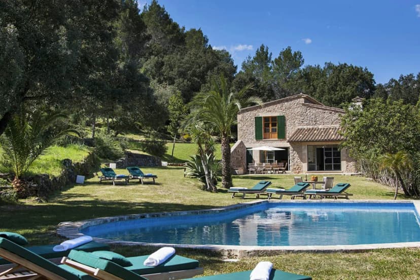 Tranquil Escape With Pool and Views