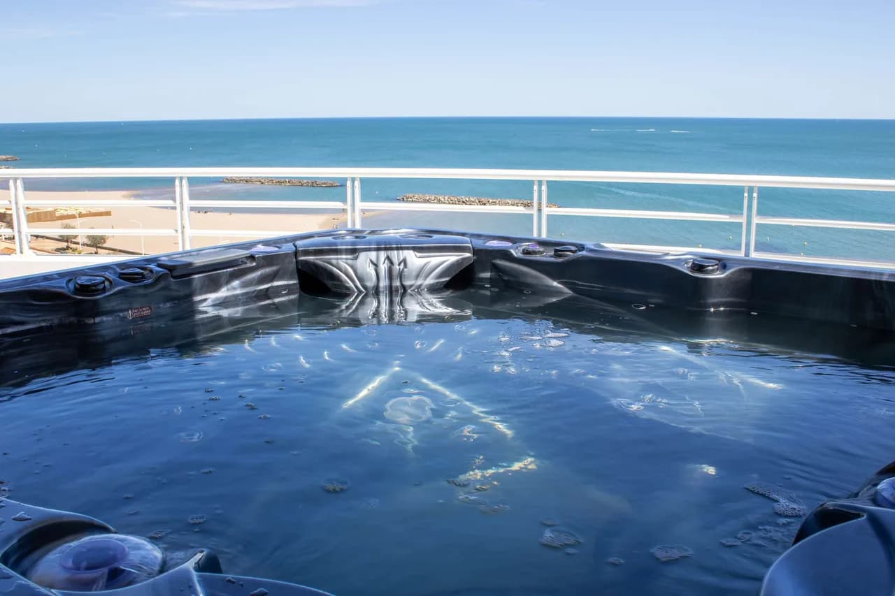 Duplex with Private Spa & Sea View photo 2