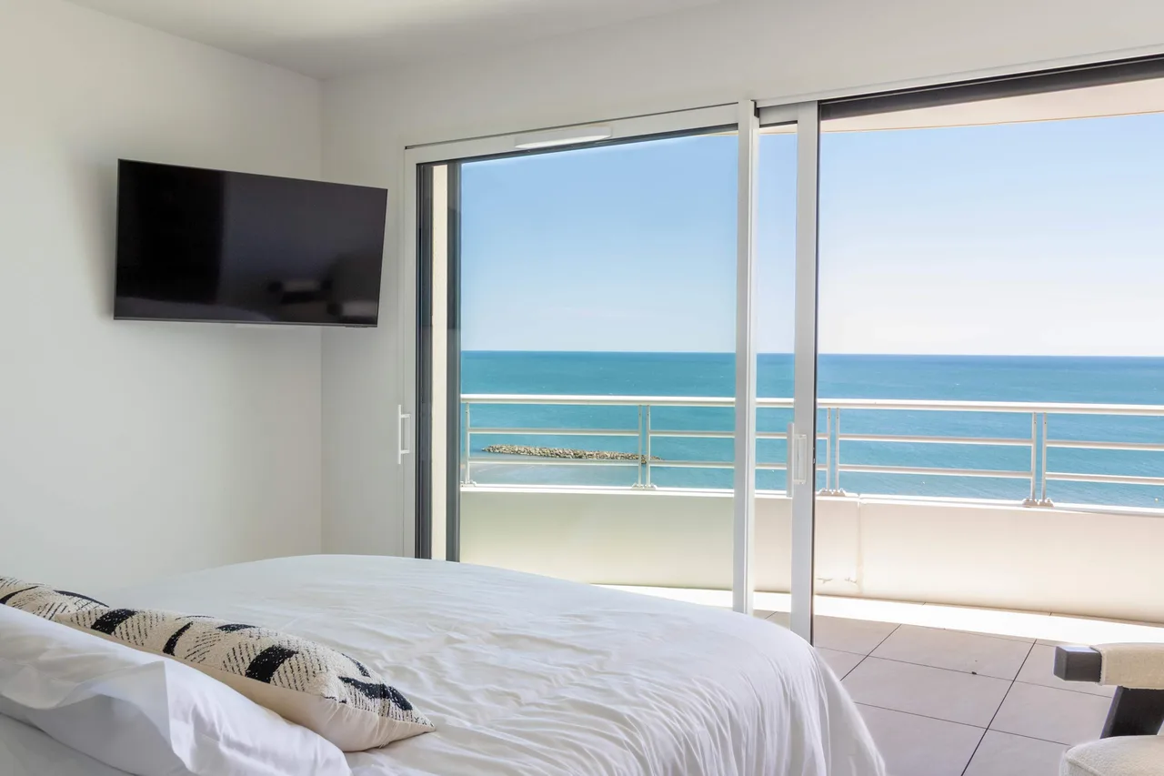 Duplex with Private Spa & Sea View photo 4