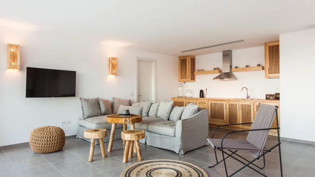 Contemporary Cycladic Elegance Near Beach photo 2