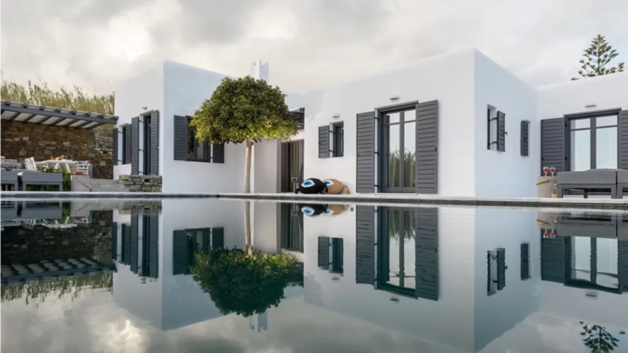 Sophisticated Smart Villa Near Beach