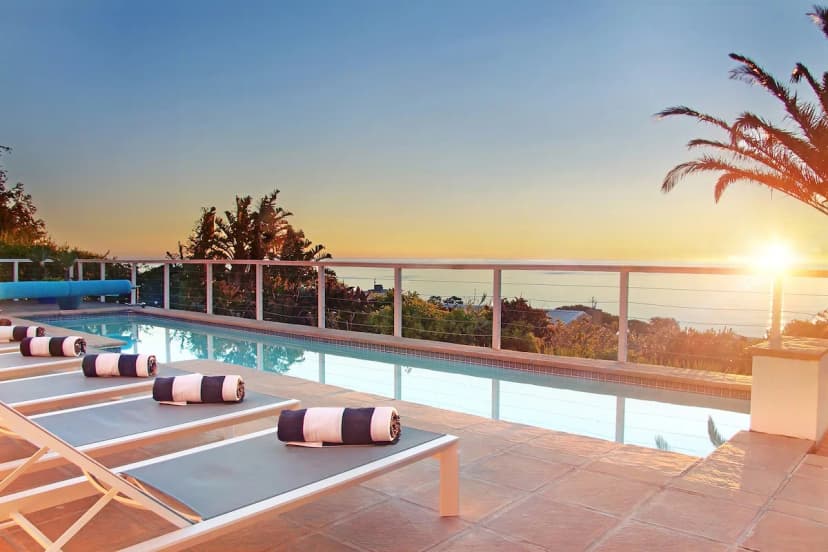 Ocean Views, Pool, Sleeps 6, Camps Bay - Rontree