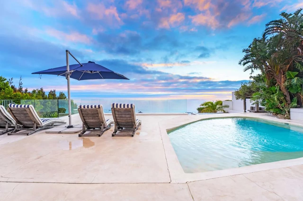 Ocean View Eight Bedroom Villa in Camps Bay photo 2