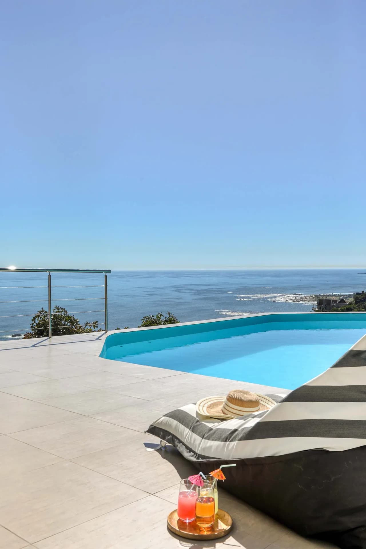 Tropical Oasis Five-Bedroom Villa in Camps Bay, Foto 4