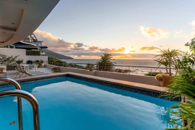 Sunset Sea View Apartment in Cape Town