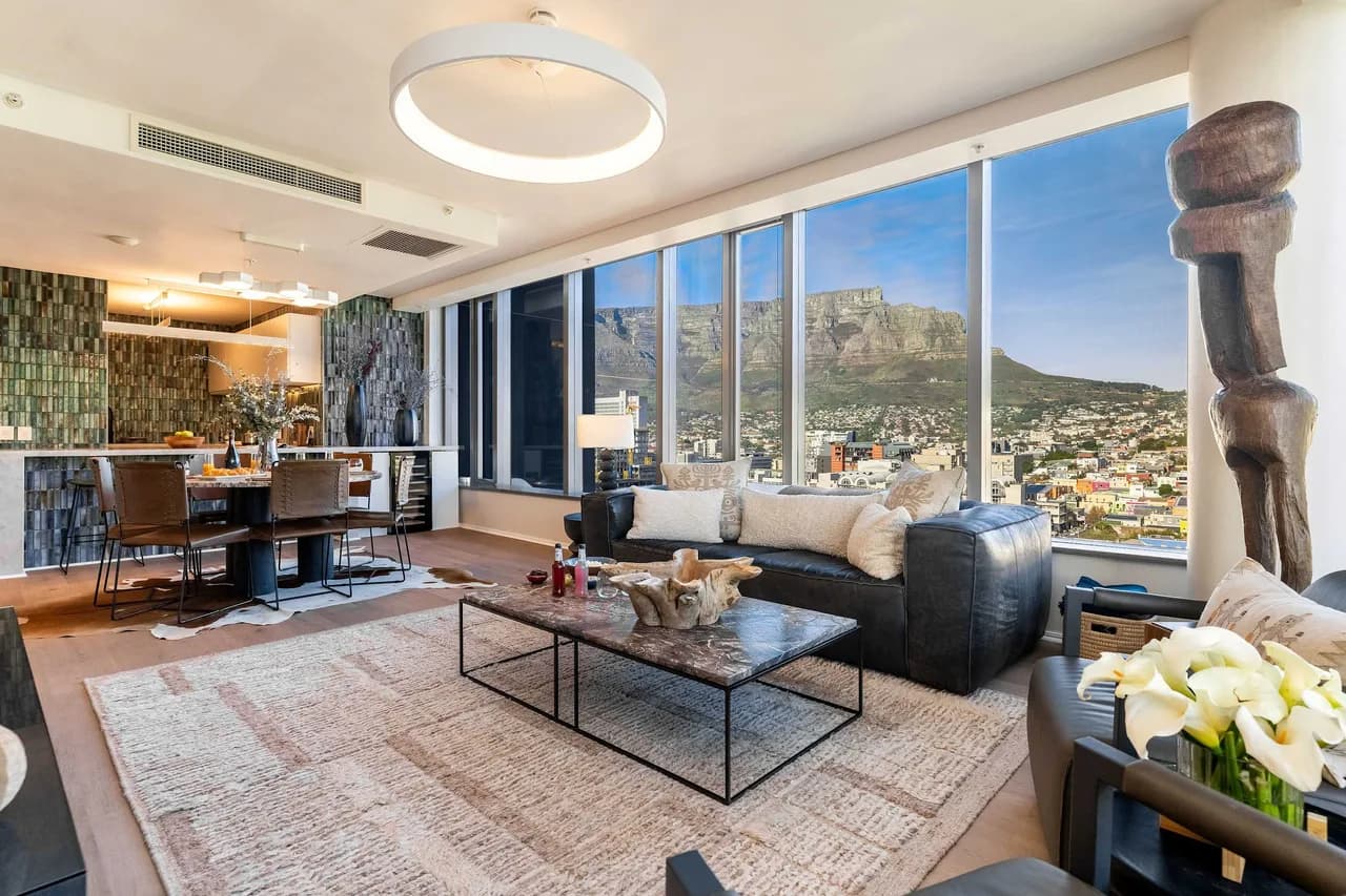 Contemporary Two Bedroom Retreat in Cape Town