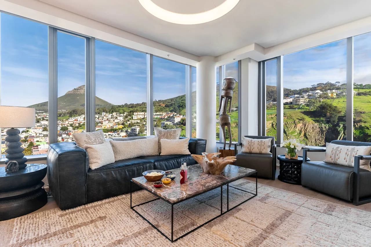 Contemporary Two Bedroom Retreat in Cape Town photo 2