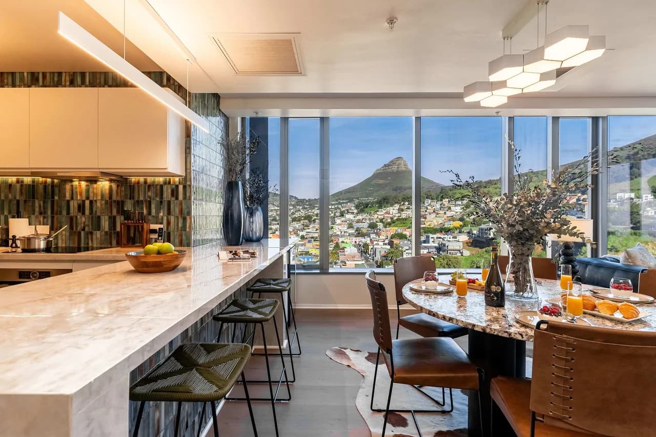 Contemporary Two Bedroom Retreat in Cape Town photo 5
