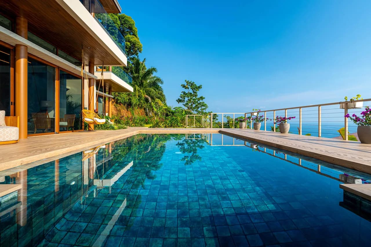Elegante 5BR Villa mit Infinity-Pool, Foto 5