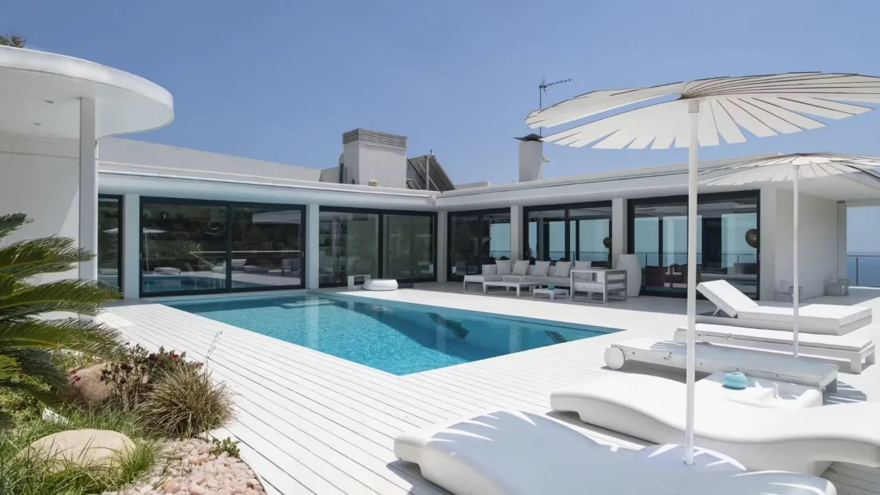 Multi-level Mansion Near Barcelona Coast photo 4