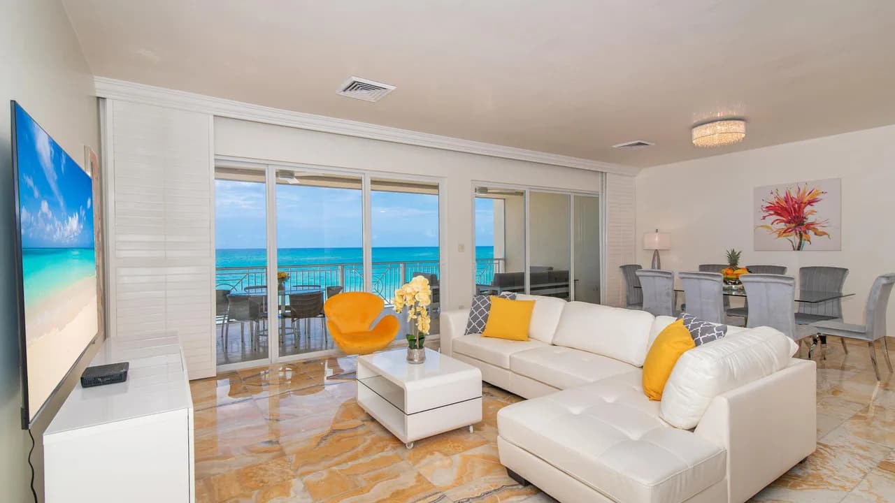 Laguna del Mar #15 | Oceanfront 3BR Condo | Seven Mile Beach, Foto 3