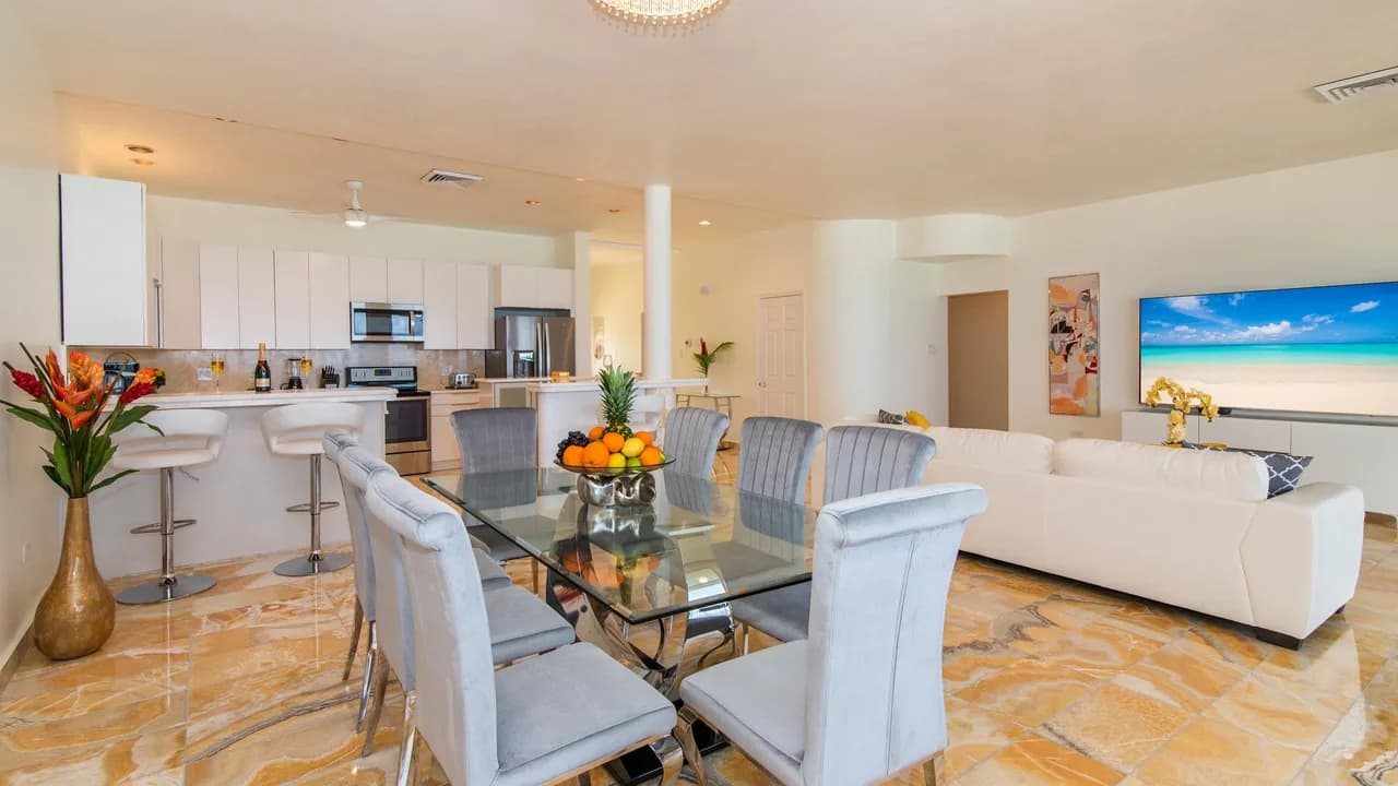Laguna del Mar #15 | Oceanfront 3BR Condo | Seven Mile Beach, Foto 4