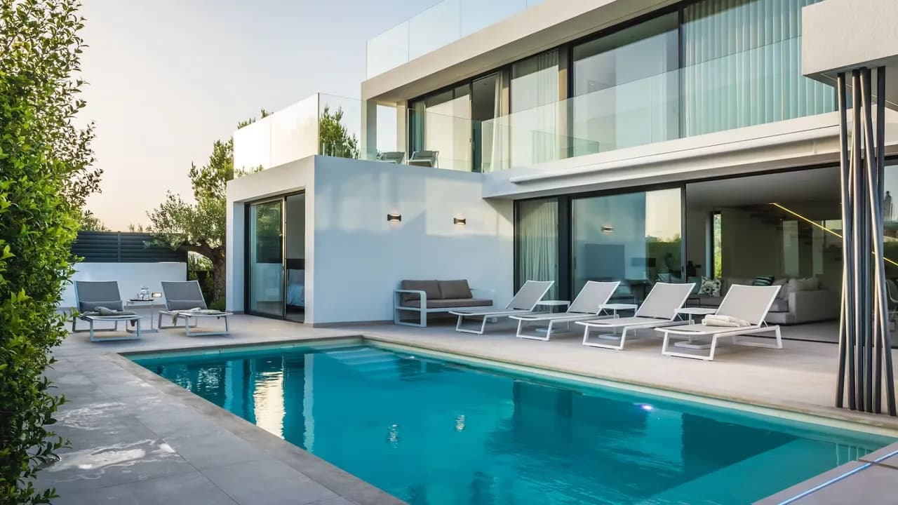 Villa moderna y elegante con vista a Talamanca