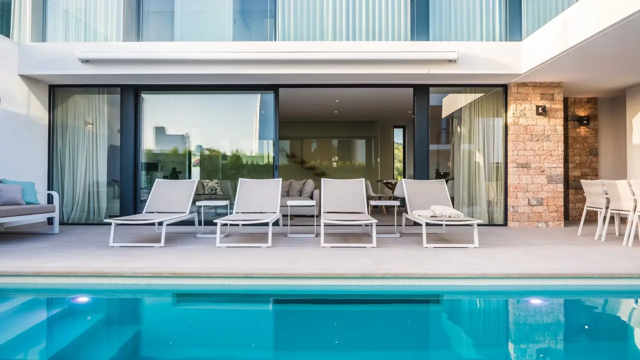 Villa moderna y elegante con vista a Talamanca, foto 4