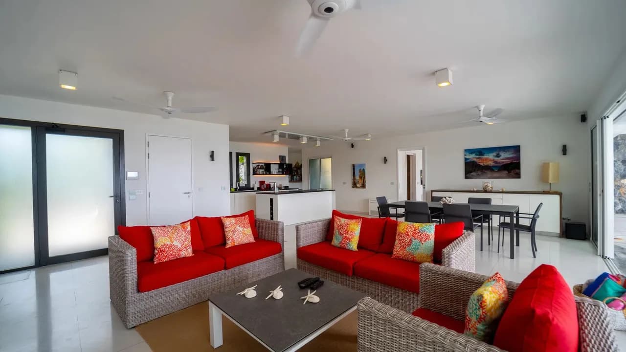 Oceanfront Villa With Direct Beach Access photo 2
