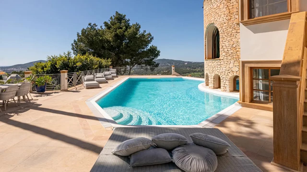 Interiores elegantes se encuentran con vistas a la isla, foto 4