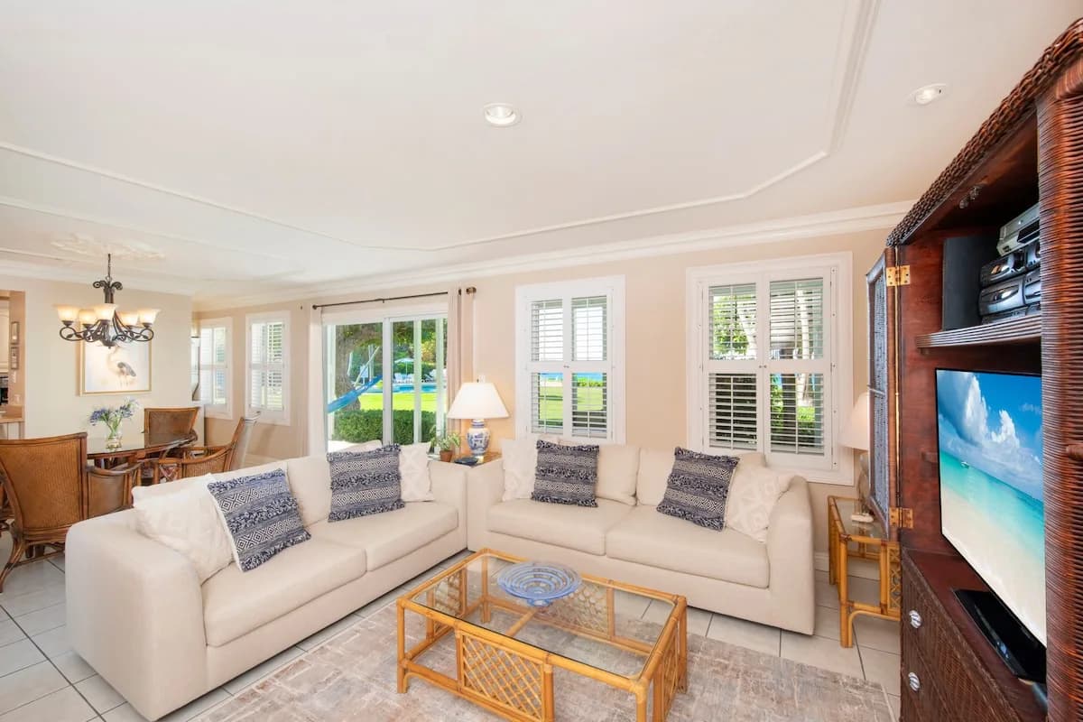 Cocoplum #3 – 2BR Oceanfront Condo on Seven Mile Beach photo 4
