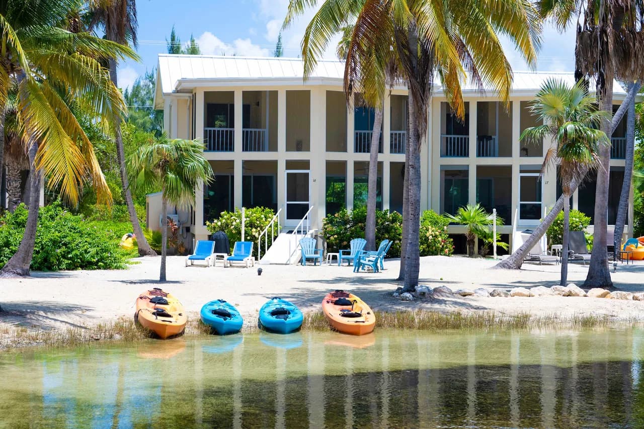 KAIBOSH the 9 to 5 (Island House #16) 2BR/2BA at Rum Point Bioluminescent Bay photo 4