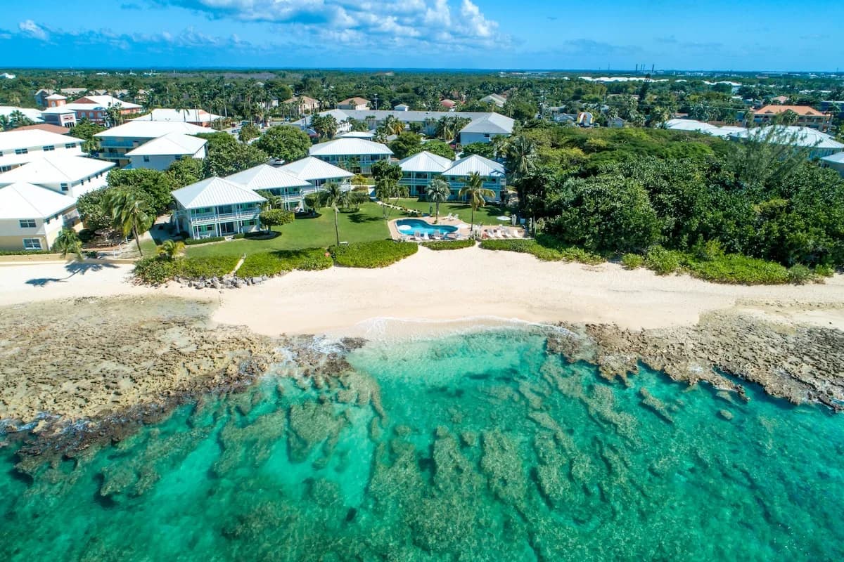 Cocoplum #7 – 2BR Oceanfront Condo on Seven Mile Beach photo 2