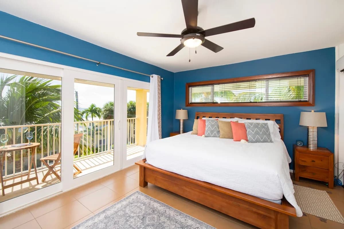 Caribbean Paradise #29 - South Sound Oceanfront 2BR Condo with Pool photo 3