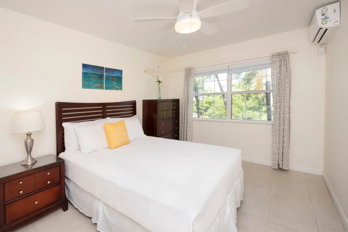 Snug Harbour View #8 – 2BR/2BA Canal Front Condo by Seven Mile Beach photo 5