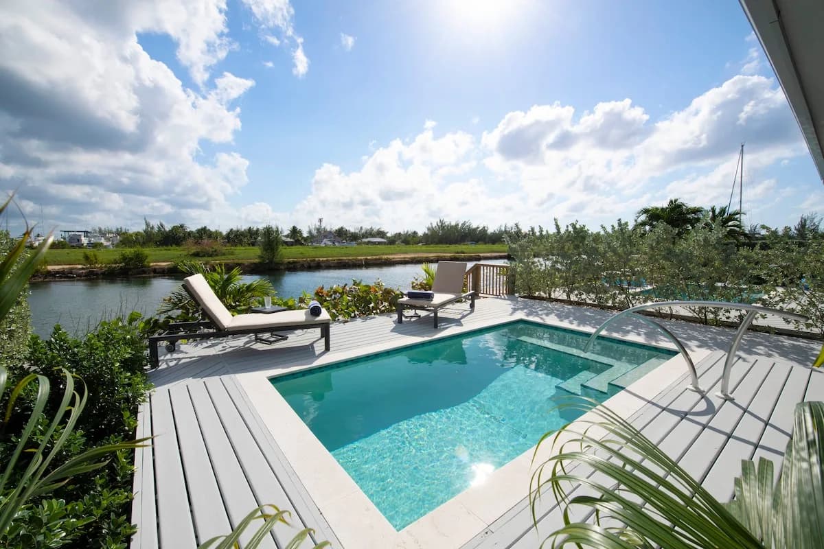 Villa Canal Front con Piscina en Gran Caimán, foto 3