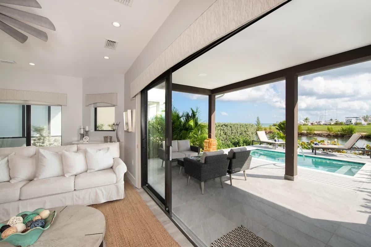 Villa Canal Front con Piscina en Gran Caimán, foto 4