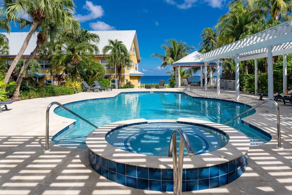 Strandnahe Drei-Zimmer-Retreat in Grand Cayman, Foto 4