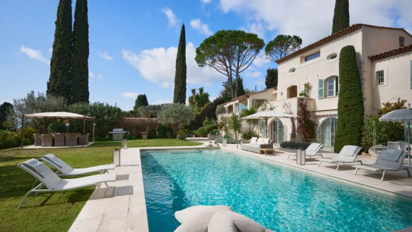 Beautiful Villa Overlooking Esterel Mountains
