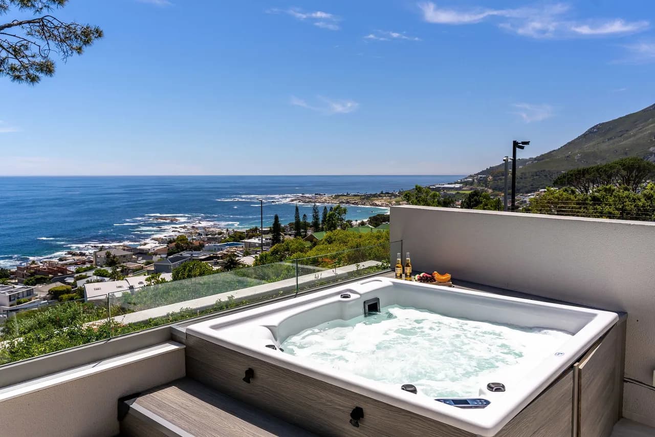 Beachfront Glasshouse with Jacuzzi in Camps Bay, Foto 2