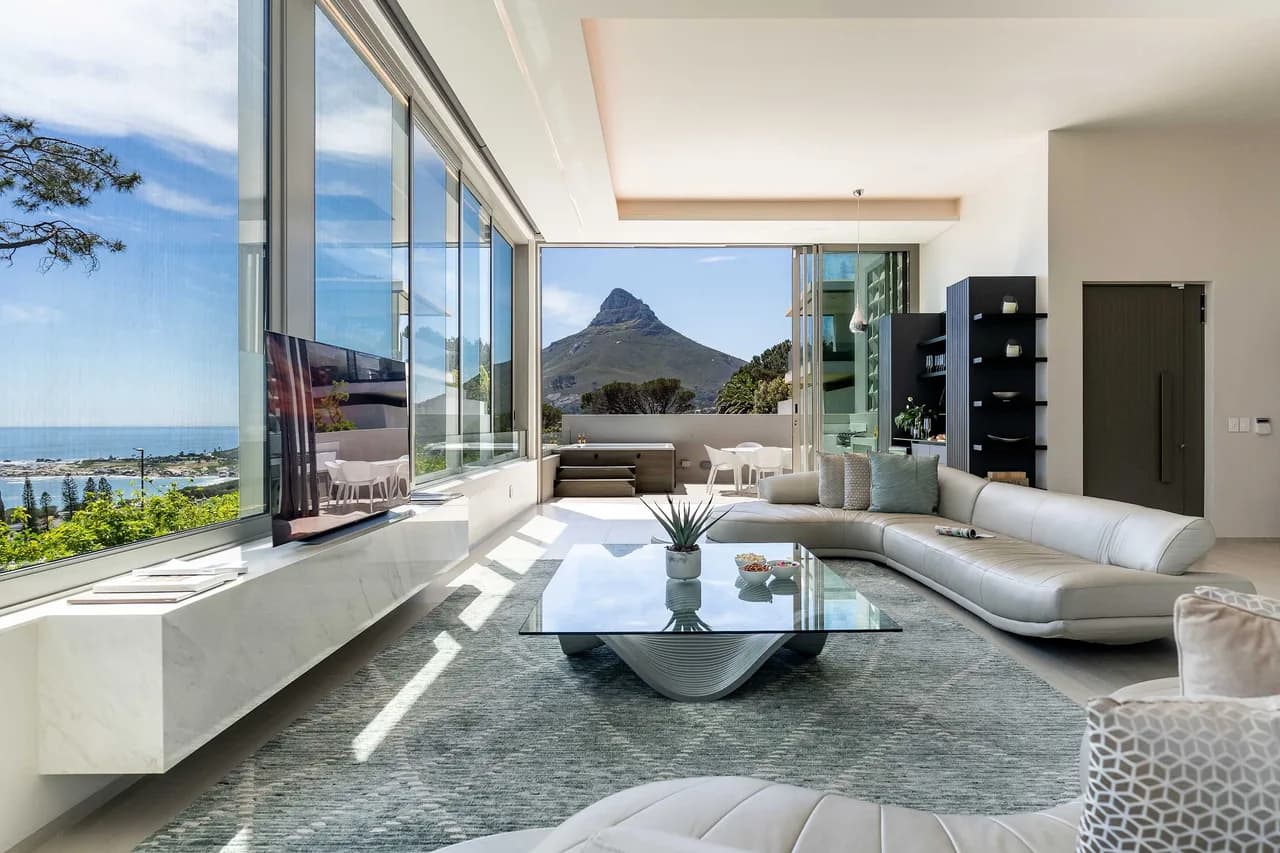 Beachfront Glasshouse with Jacuzzi in Camps Bay, Foto 3