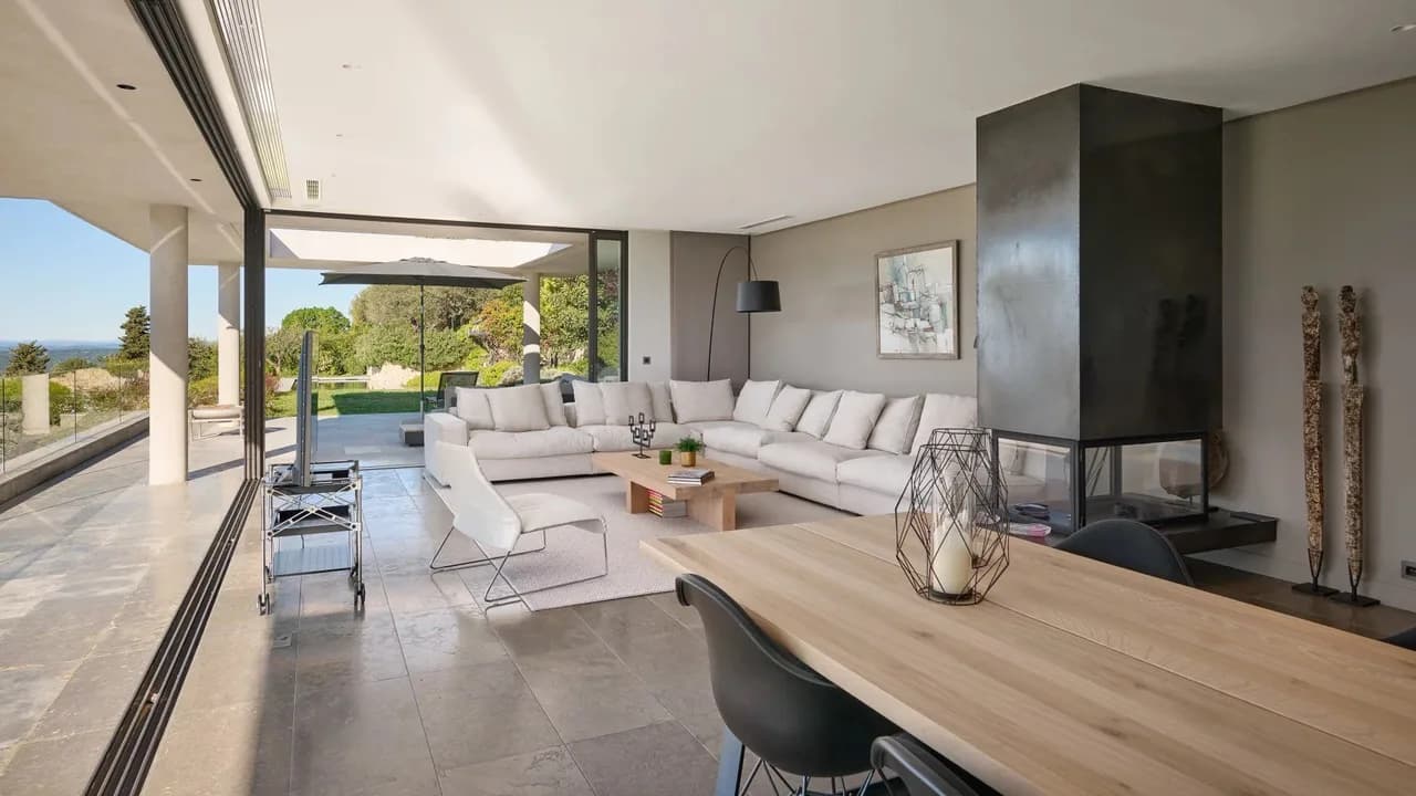 Contemporary Villa Retreat in Montauroux photo 2
