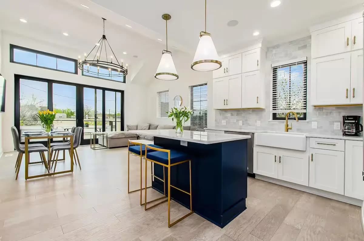 🌿Jungle Luna by Jungle House | Downtown & Short North | Garage Parking | 5,800+ Reviews | Near Convention Center & Nationwide Arena & Ohio State | Walk to High Street photo 2