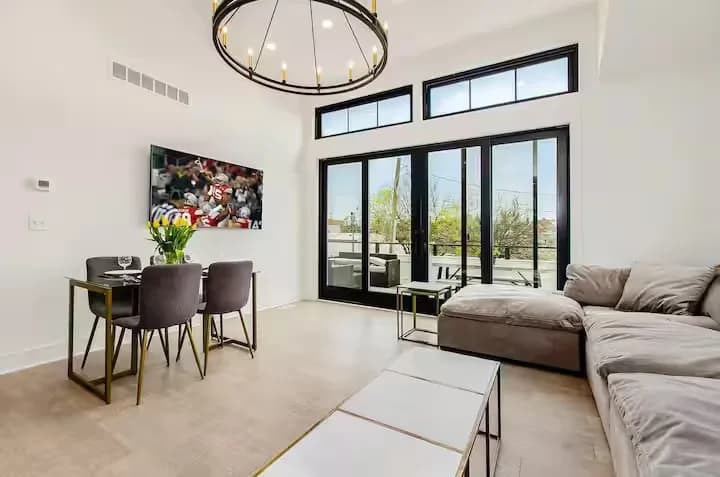 🌿Jungle Luna by Jungle House | Downtown & Short North | Garage Parking | 5,800+ Reviews | Near Convention Center & Nationwide Arena & Ohio State | Walk to High Street photo 4