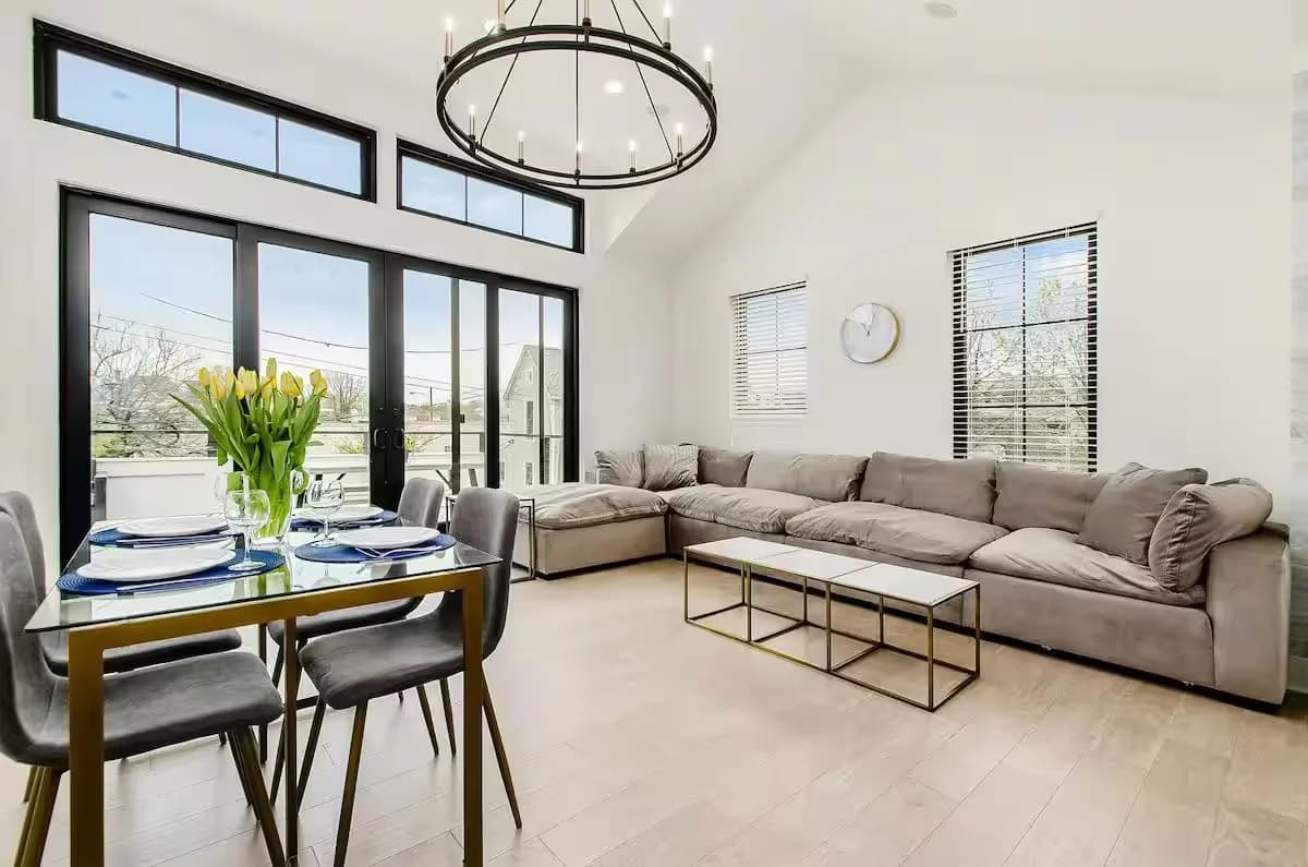 🌿Jungle Luna by Jungle House | Downtown & Short North | Garage Parking | 5,800+ Reviews | Near Convention Center & Nationwide Arena & Ohio State | Walk to High Street photo 5