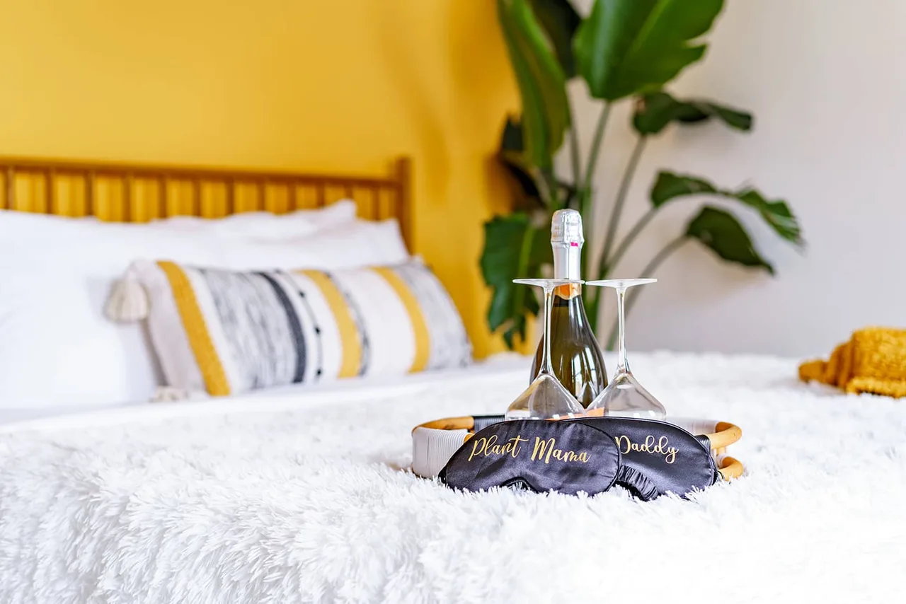 🌿Casa Nova by Jungle House | Near OSU, Convention Center & Nationwide Arena | 5,800+ Reviews | Downtown & Short North | Free Parking photo 5