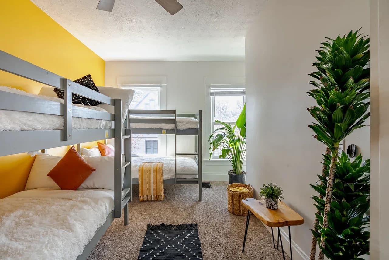 🌿Casa Terra by Jungle House | Near Convention Center, OSU & Nationwide Arena | Downtown & Short North | 5,800+ Reviews | Free Parking photo 4