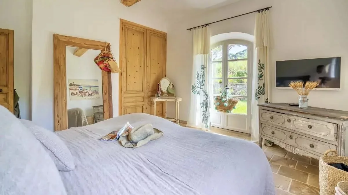 Maison côtière de luxe avec jardin au bord de la piscine, photo 3