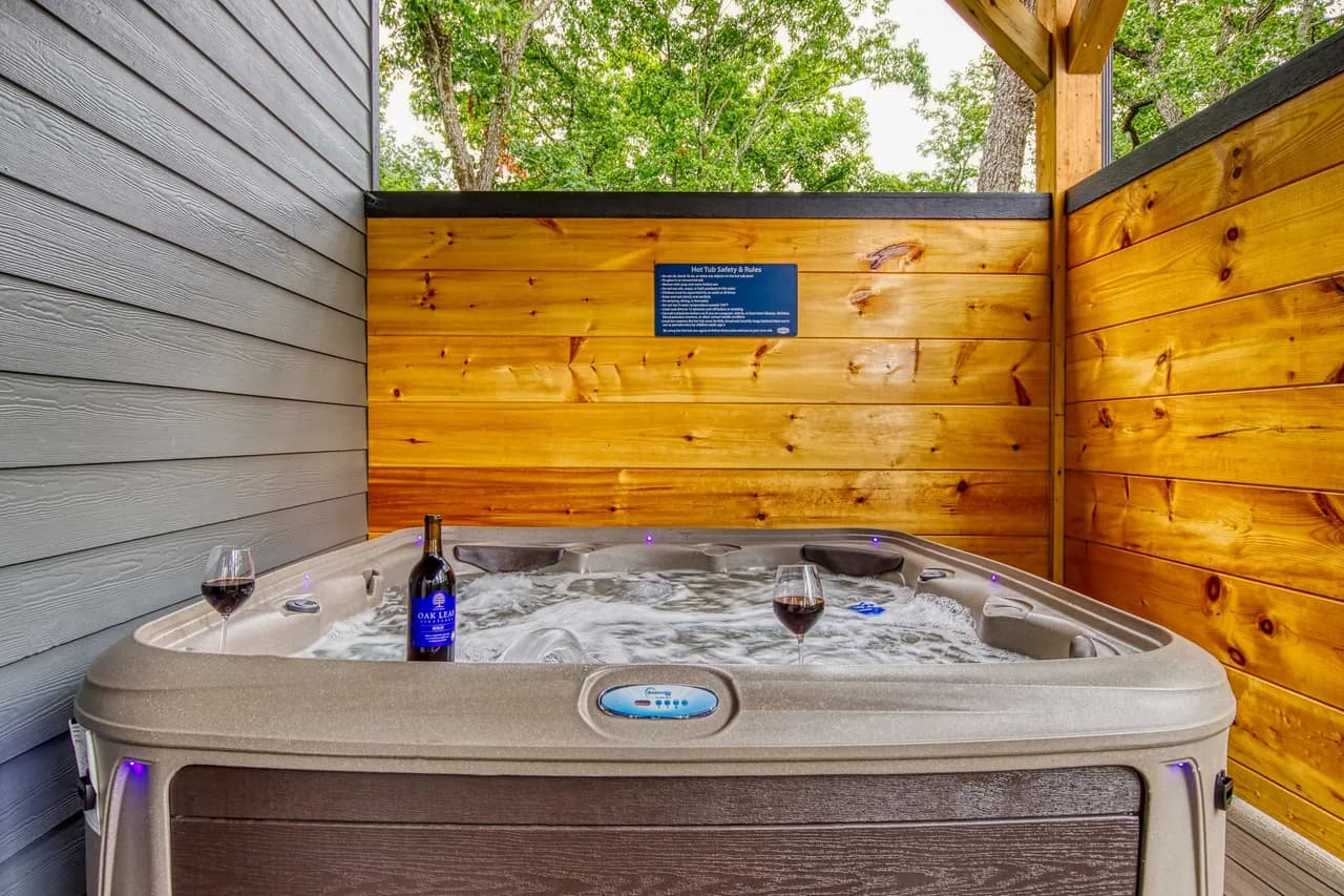 Bearfoot Getaway – Hot Tub, Games, Resort Pools photo 3