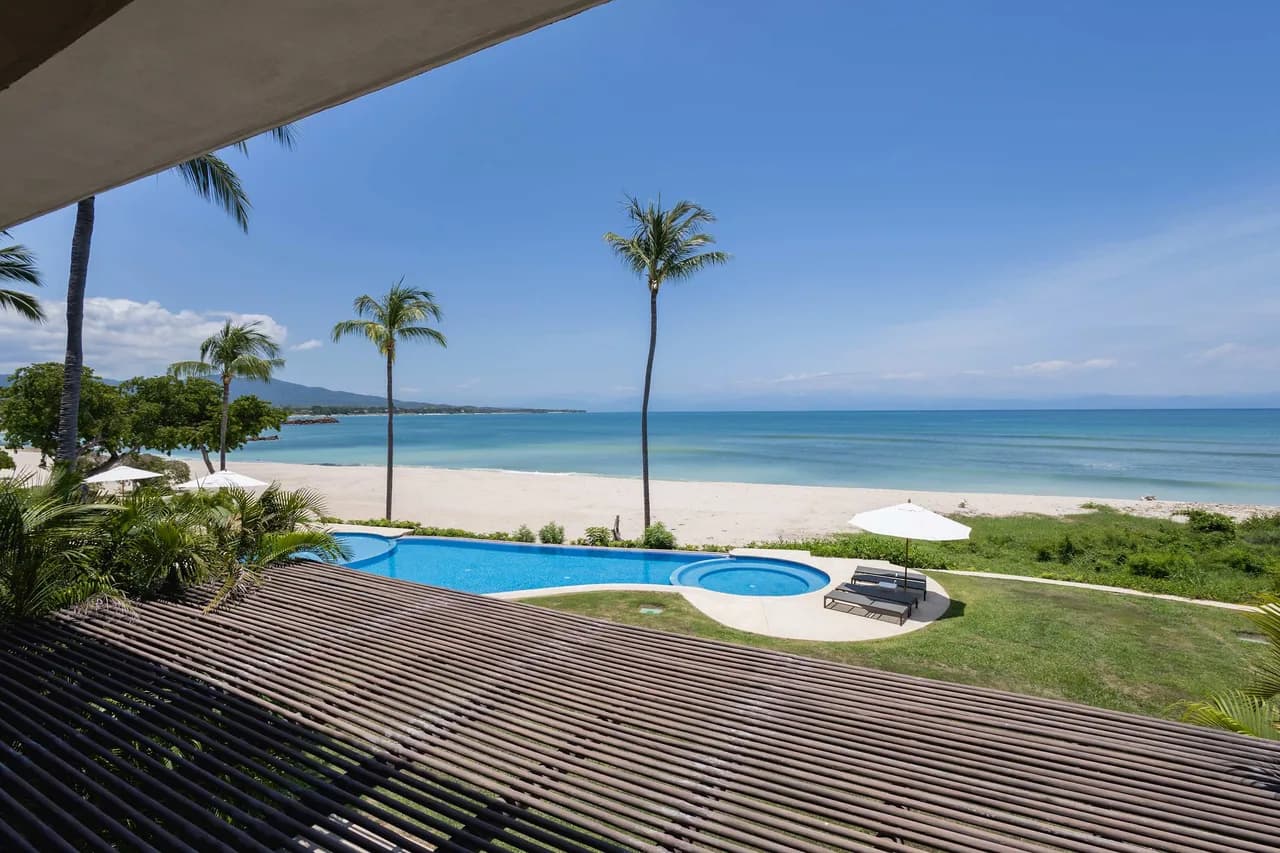 Beachfront Retreat with Direct Access in Punta Mita photo 5