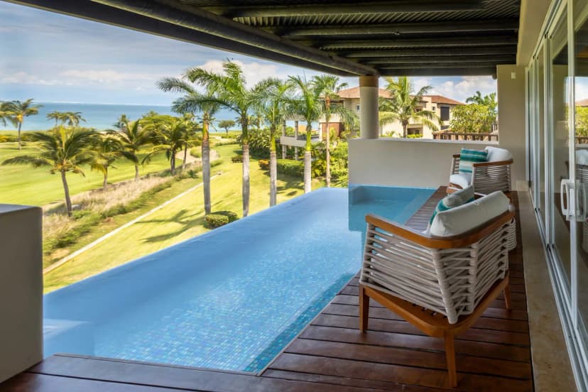 Ocean View Three Bedroom Residence in Encanto