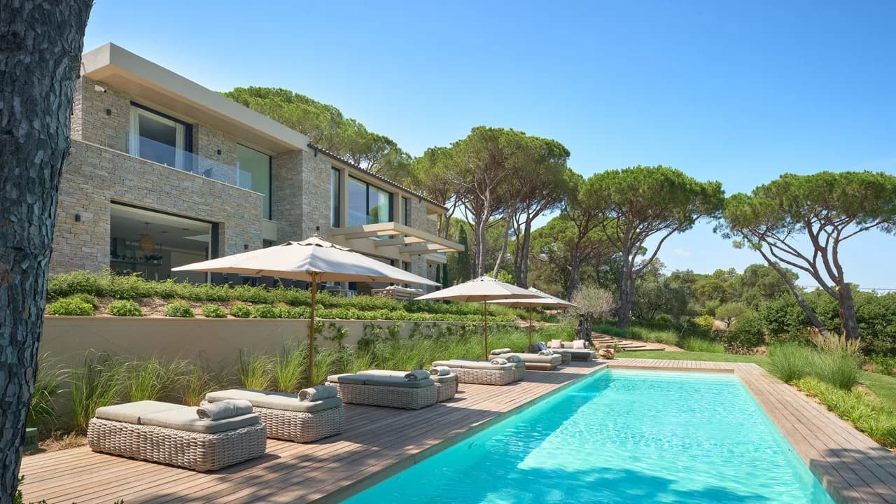 Zeitgenössische Villa mit Blick auf Saint-Tropez, Foto 4