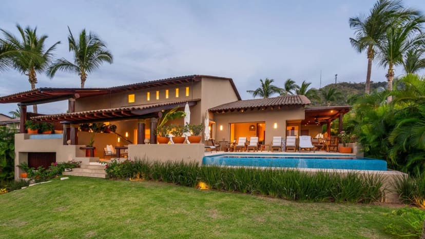Oceanview Pool and Jacuzzi Escape