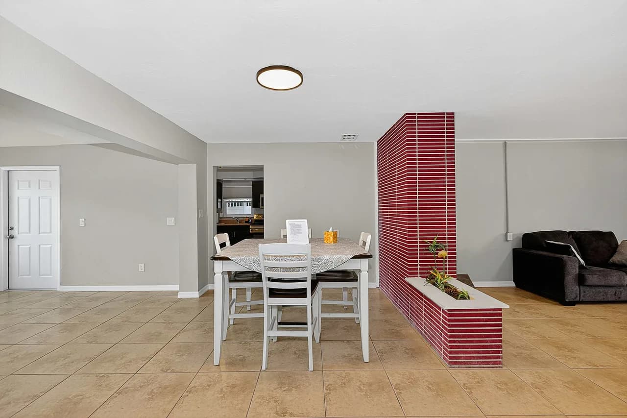 Remodeled Home with Heated Pool photo 4