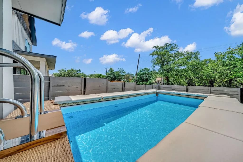 Sleeps 42, 2 Pools & Game Room 11BR near Downtown photo 2
