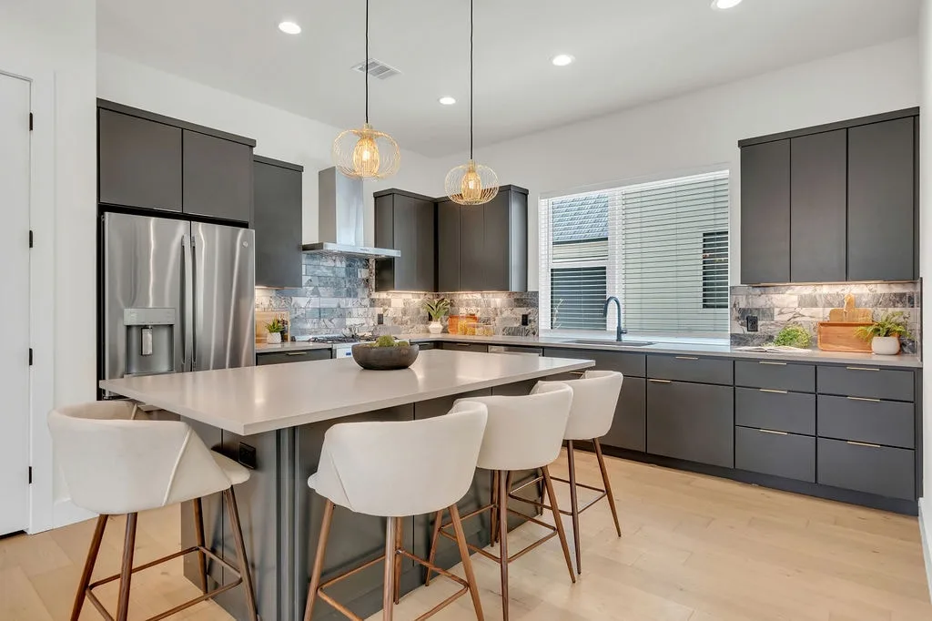 Sleeps 42, 2 Pools & Game Room 11BR near Downtown photo 4