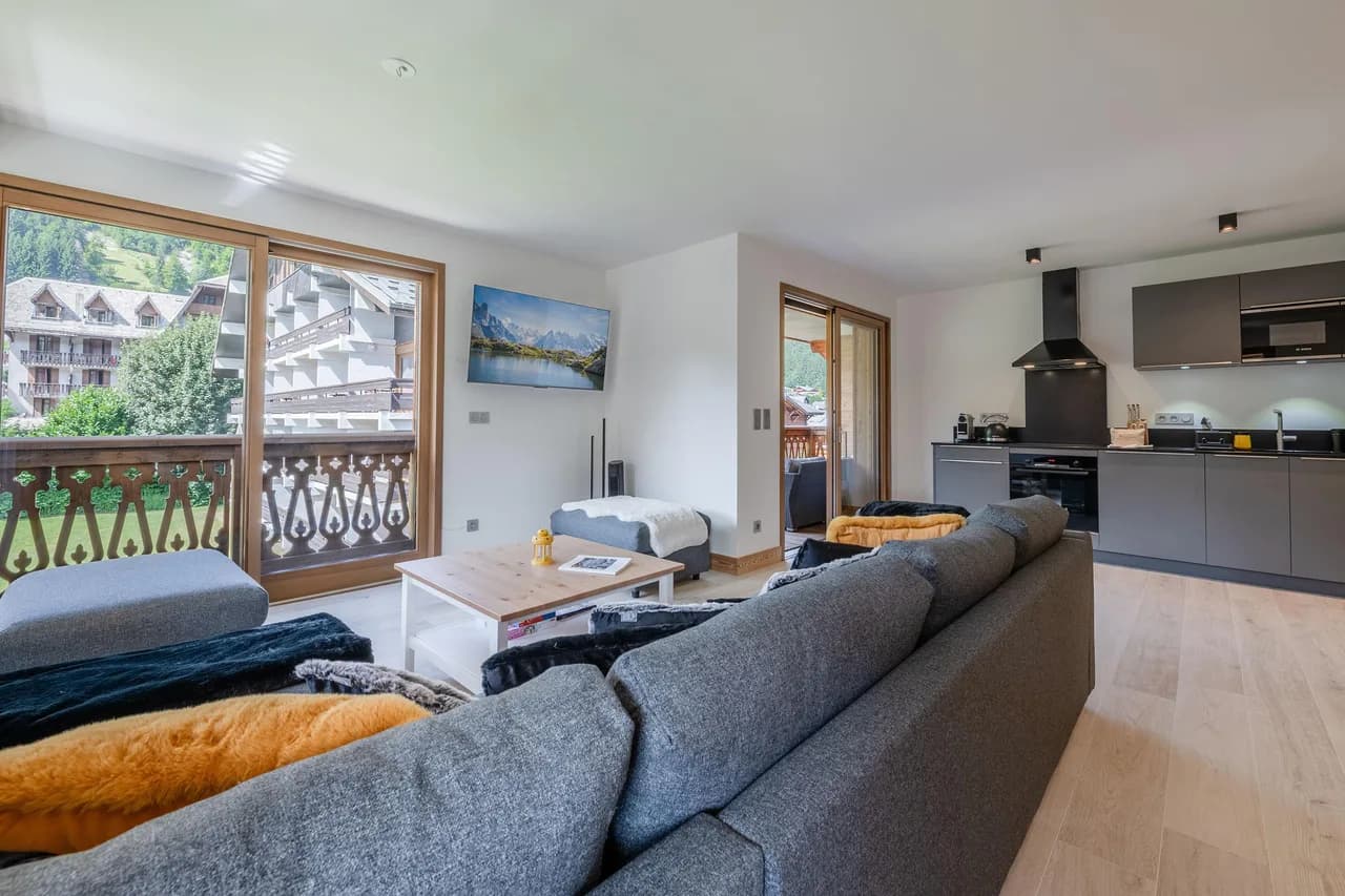 Morzine Apartment With Mountain Views Location photo 5