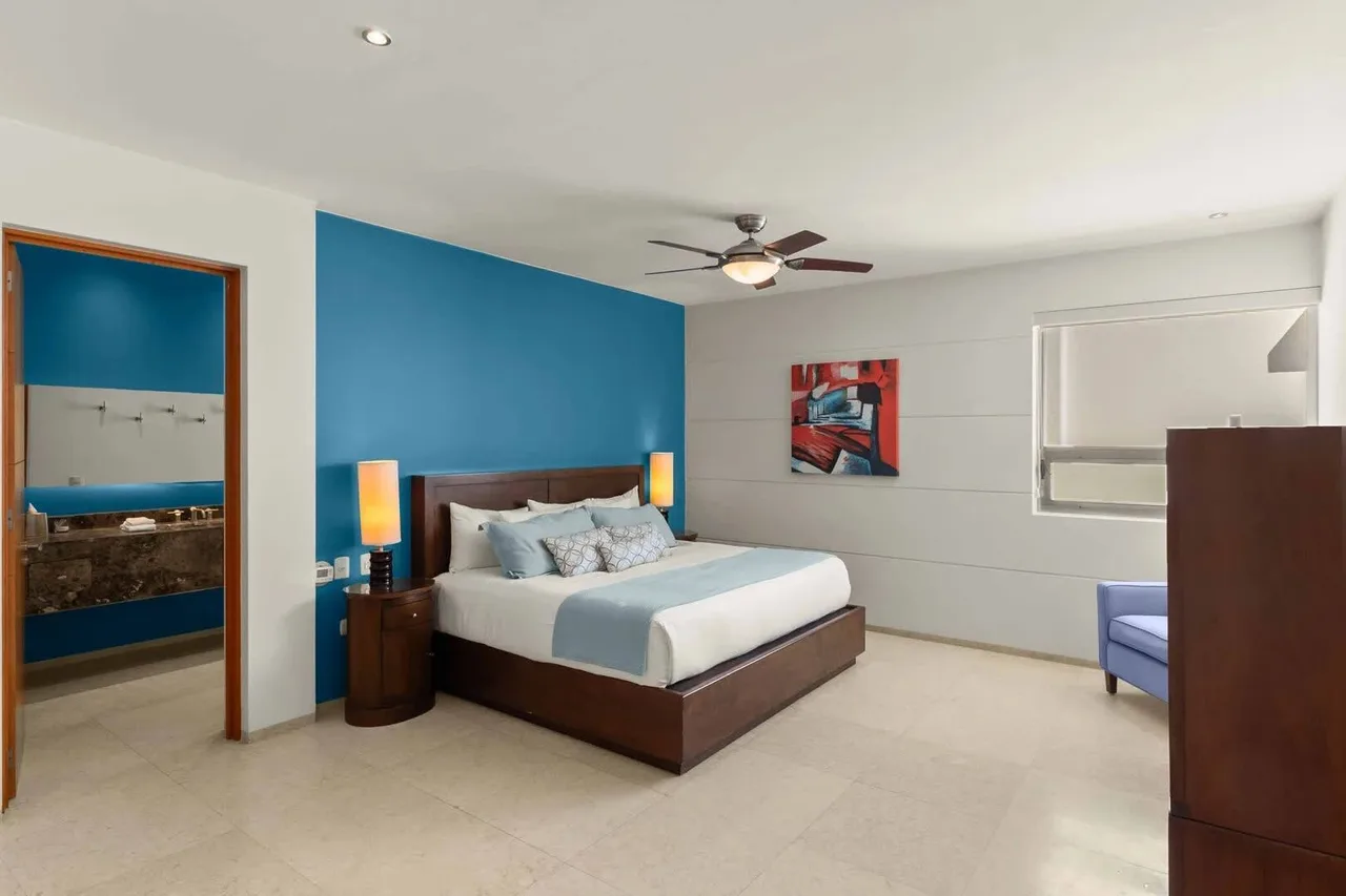 Exclusive Oceanfront Villa With Luxury Features photo 3